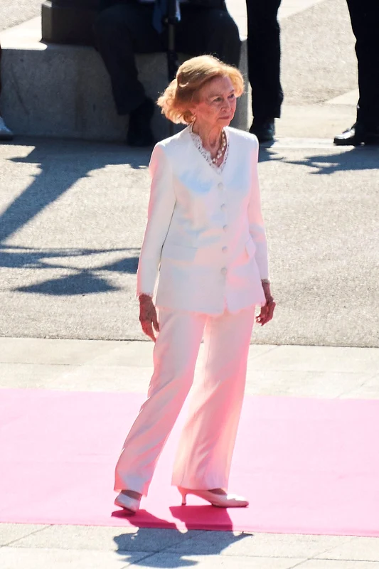 Regina Sofia, impecabilă la întâlnirea cu Papa Leon. FOTO: Profimedia