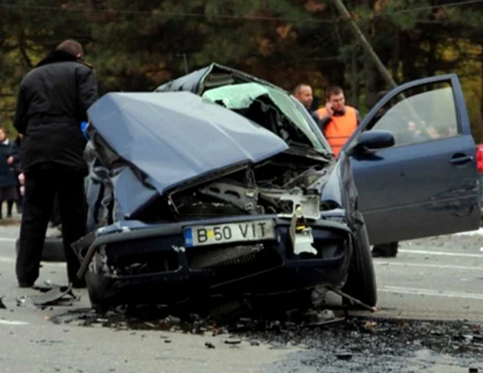 Skoda neagră care a provocat accidentul are numere de București