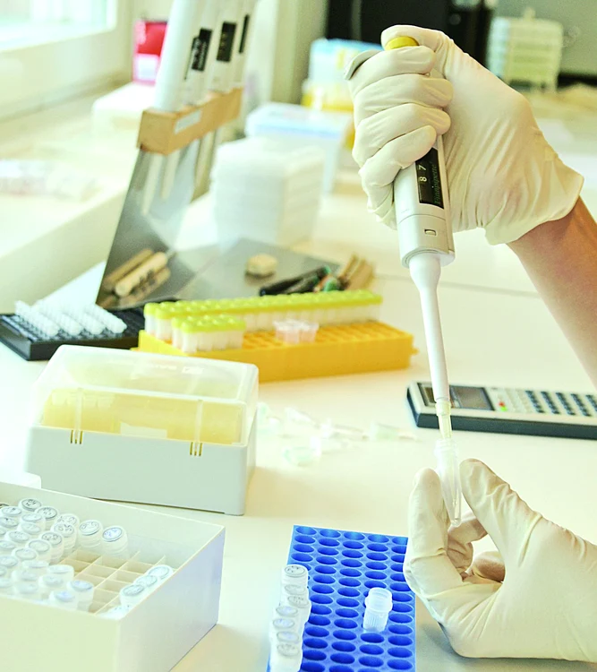 
    Conform statisticilor, în România, sunt peste 400.000 de bolnavi de cancer, dintre care 95.000 urmează un tratament.  