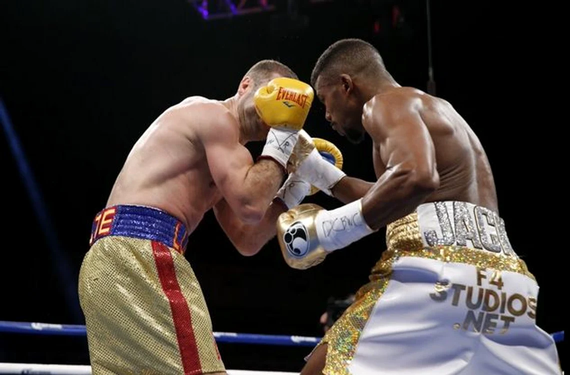 Momentul în care Badou Jack a trimis cea mai puternică lovitură a meciuluiFoto: Twitter