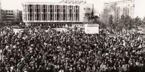 Piaţa Civică pe 22 decembrie 1989