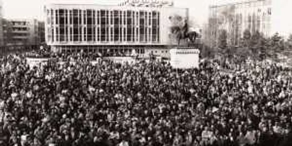 Piaţa Civică pe 22 decembrie 1989