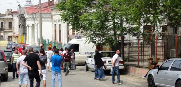 Poliţiştii de la Olt au reuşit să desfiinţeze o reţea de traficanţi de persoane cu activitate peste hotare...