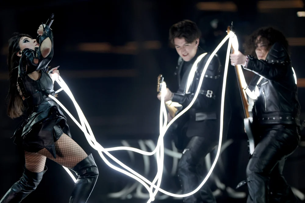 Scandal după ce Moldova a acordat doar 3 puncte României în finala Eurovision. Reacțiile furioase au inundat Internetul: „Rușine! E oribil, seamănă a corupție!”