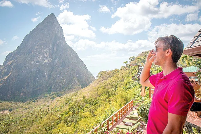 „Bazinul însângerat” este singurul cu apă termală roşie