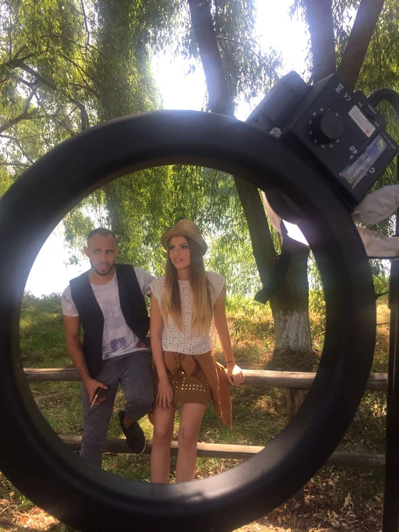 Solistul, la filmările videoclipului "Africa"