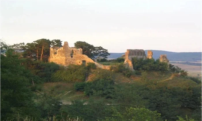Cetatea Feldioara, înainte de restaurare (© A. Ioniță / Marcu-Istrate et al., Archaeological and Anthropological Sciences (2026); CC BY 4.0)
