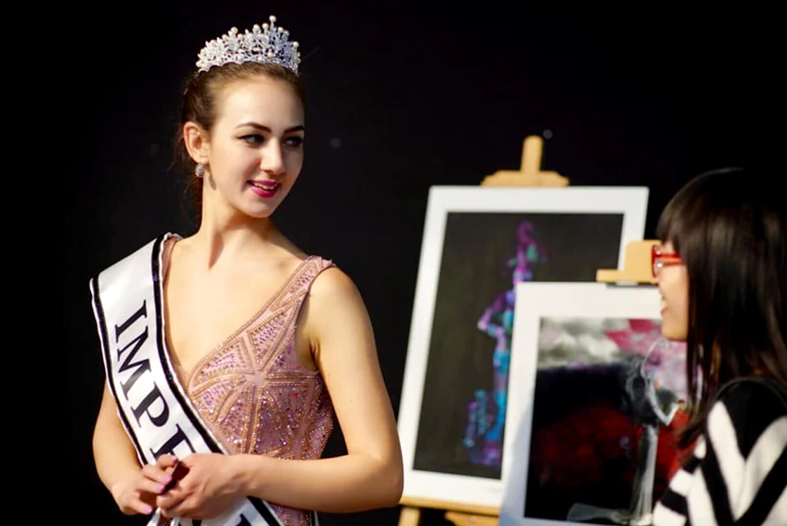 Dorina Chihaia are o educație impresionantă