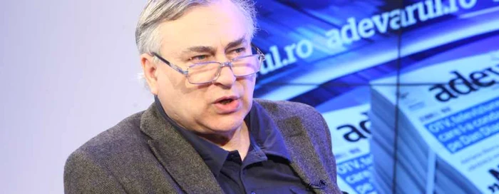 Profesorul Adrian Paul Iliescu, în studioul Adevărul Live FOTO Marian Iliescu