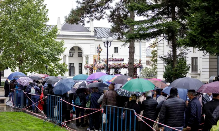 Pelerinajul Sfânta Parascheva 2025 de la Iași debutează cu vreme capricioasă Foto Doxologia
