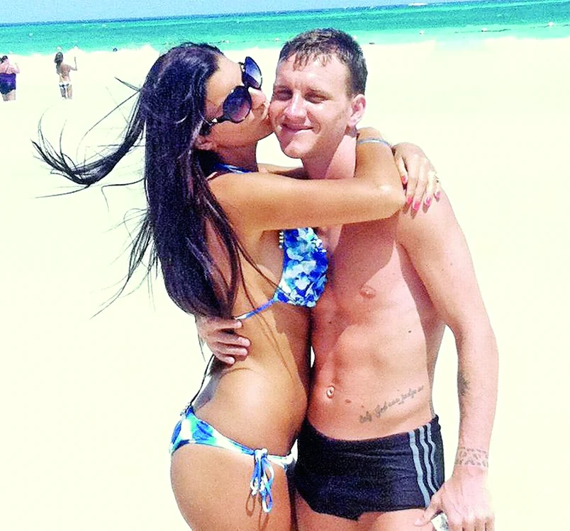 
    Andreea şi Nicky se află  într-o vacanţă în Mexic  