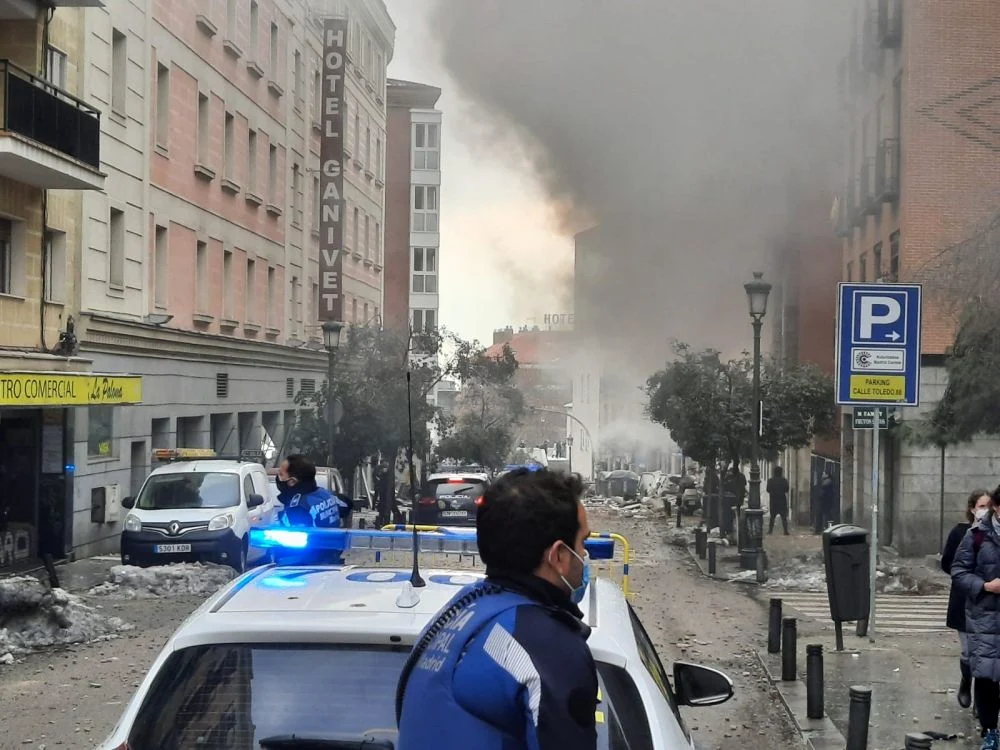 În deflagrație au murit cel puțin două persoane