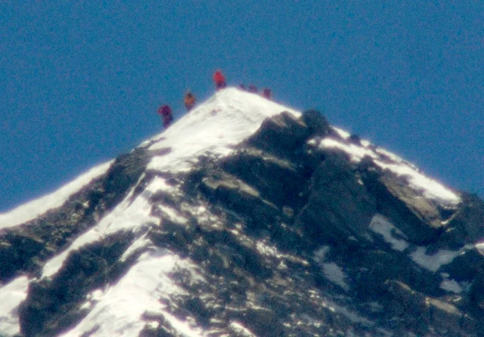 Everest (Reuters)