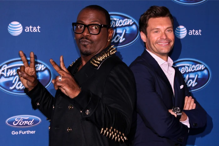 Randy Jackson şi Ryan Seacrest la premiera sezonului 12 din „American Idol“ FOTO Reuters