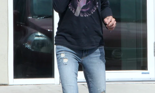 EXCLUSIVE: Mariah Carey's sister is still working as a prostitute   heartbreakingly seeking out doctors because she is reportedly seriously ill with liver cancer jpeg