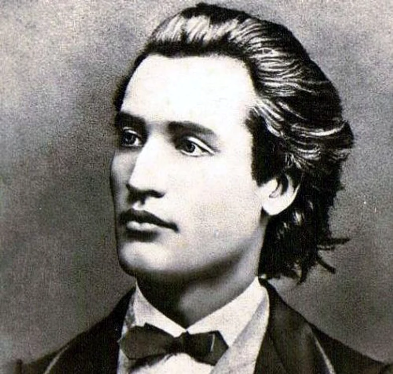 
    Mihai Eminescu, poetul naţional al românilor de dincolo şi dincoace de Prut.  