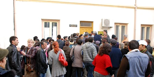 Programul ghişeelor de la Asistenţă Socială a fost prelungit pentru a se evita aglomeraţia