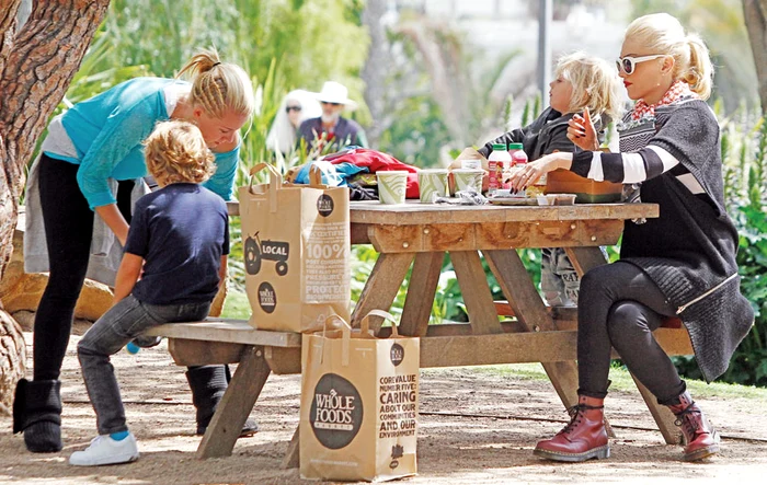 Solista a dat un  adevărat ospăţ în parc...