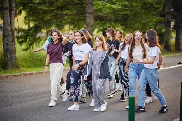 1 din 2 copii nu este implicat de adulţi în luarea unei decizii şi doar 1 din 10 copii are putere de decizie totală. FOTO: Word Vision