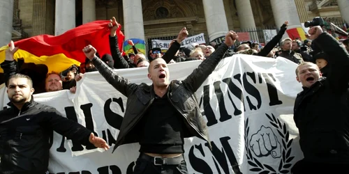 Sustinatori ai extremei drepte se manifesta in  Place de la Bourse din Bruxelles Belgia FOTO AP