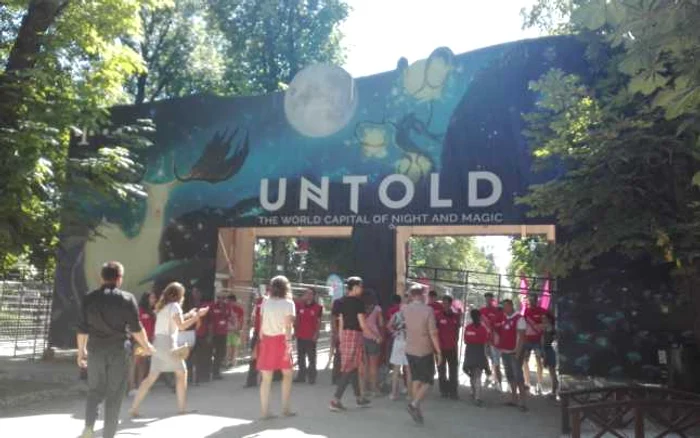Imagine cu una dintre intrările la Festivalul Untold din Parcul Central  FOTO Adevărul