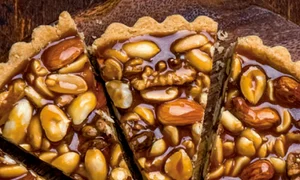 tarta cu nuci si caramel jpg