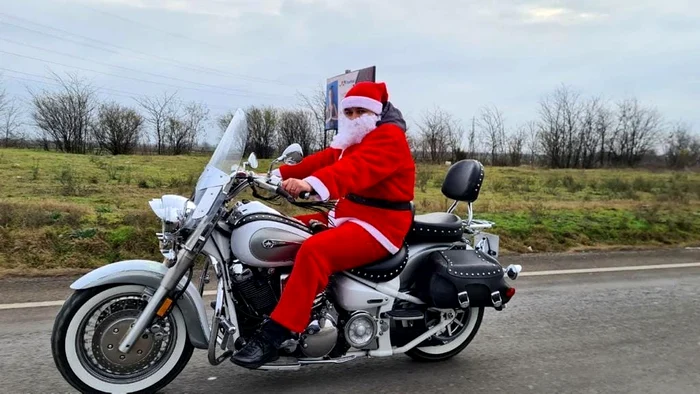 Moș Crăciun a venit pe motocicletă. FOTO ISU Giurgiu