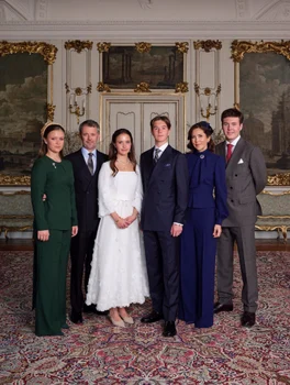 Regele Frederik, Regina Mary și copiii lor