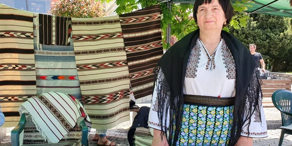 Meșter popular Rodica Crăcană din Costești Vâlcea creator de scoațe oltenești Foto Centrul Creației Vâlcea