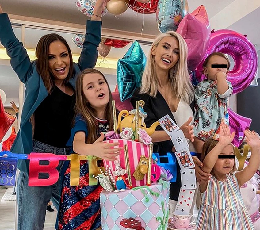 Andreea Antonescu a sărbătorit-o pe Sienna, iar Andreea Bălan i-a fost alăturifoto: Instagram