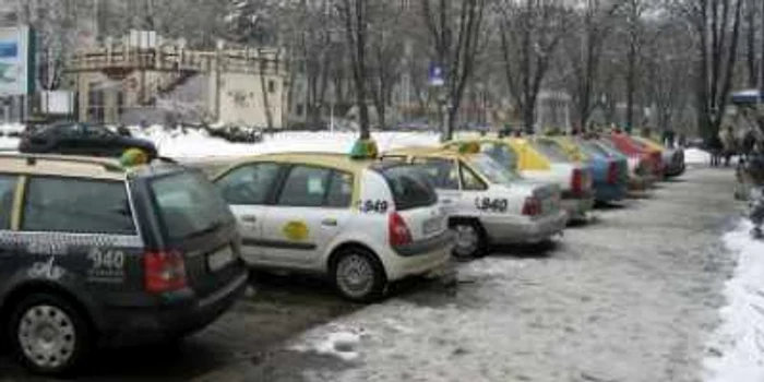 Taximetriştii vor să fie trataţi după cât plătesc, foto Dorin Udrea