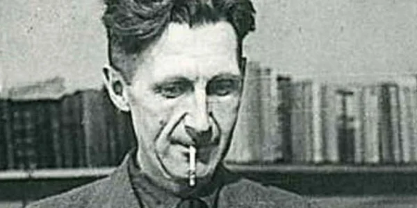 George Orwell (1903 - 1950), la maşina sa de scris