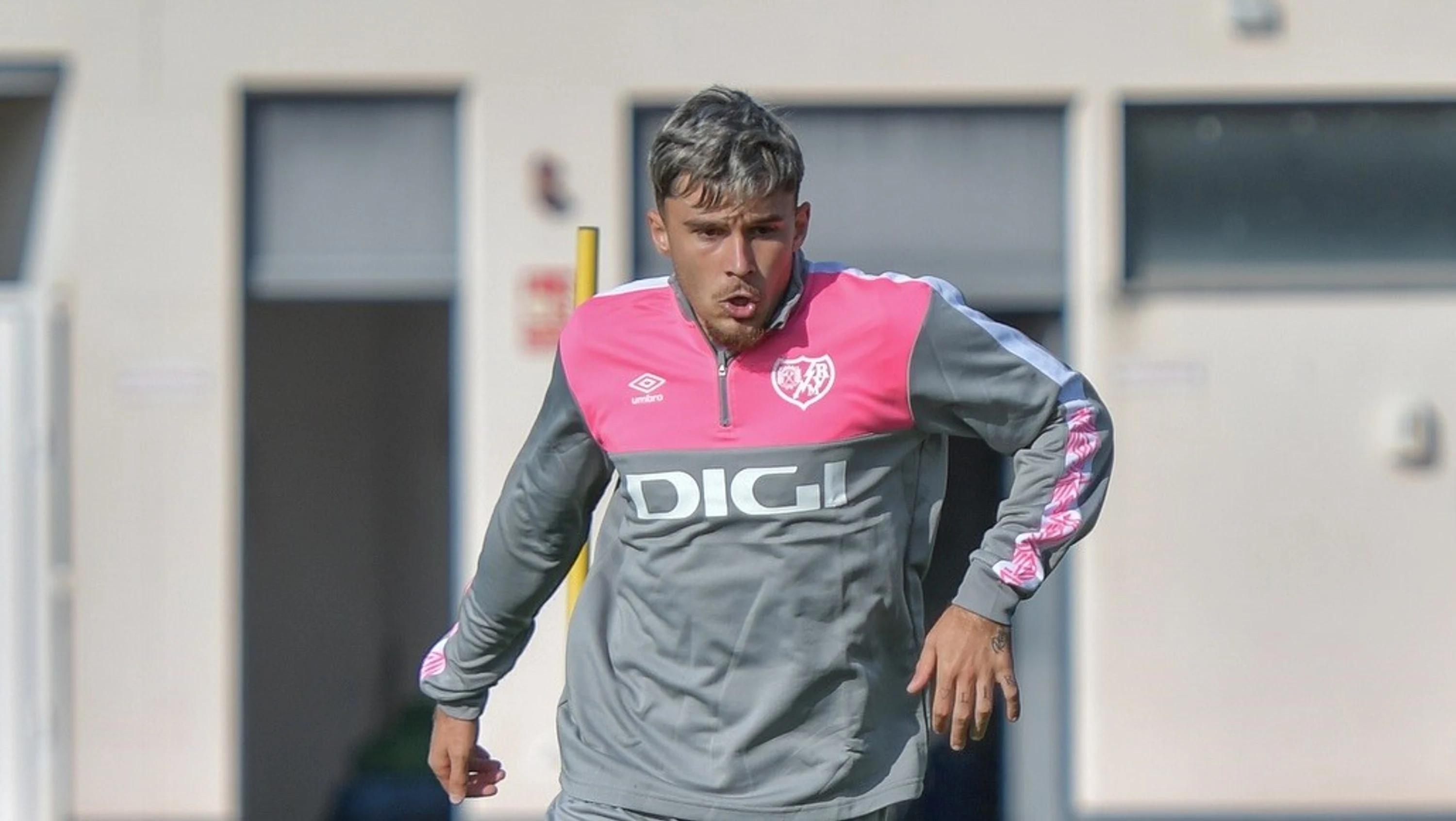 Forma excepțională a lui Andrei Rațiu se reflectă în cifre. Fundașul român este în topurile din Spania