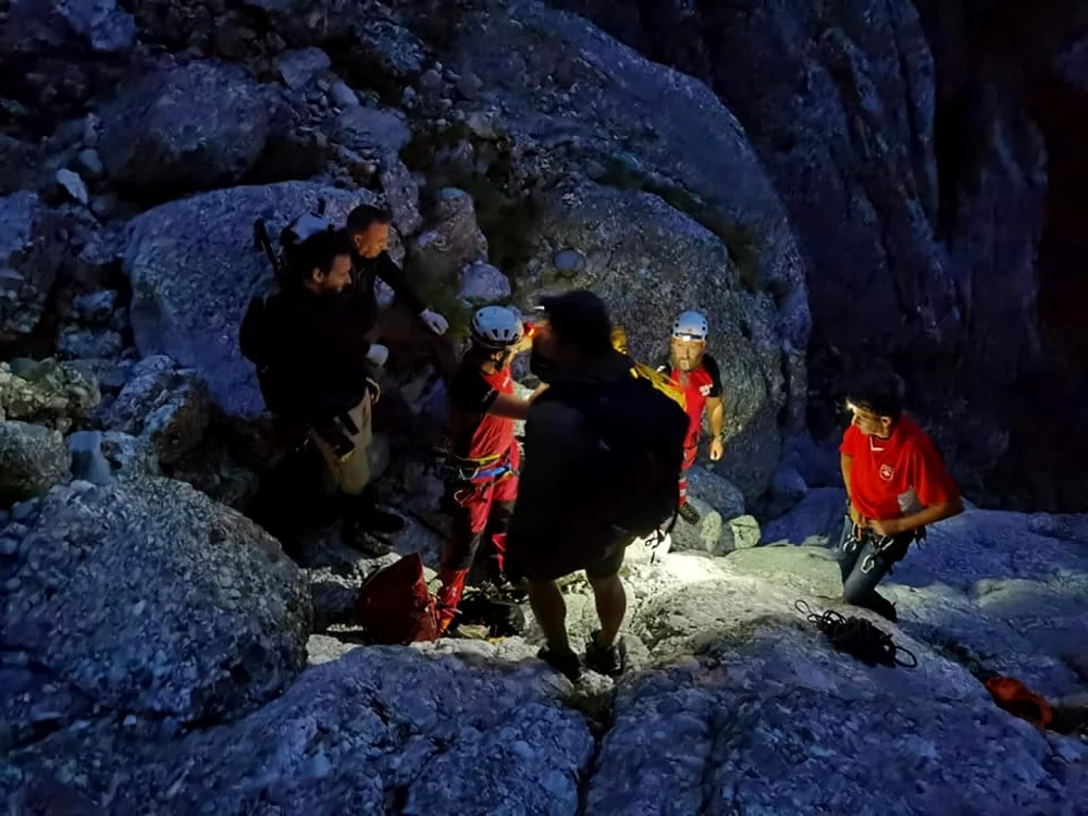 Tineii au fost salvaţi de salvamontişti, sursa: Salvamont Buşteni