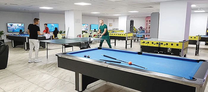 Pentru că nu mai e vreme de plajă, sala de biliard și restaurantele au fost locurile preferate