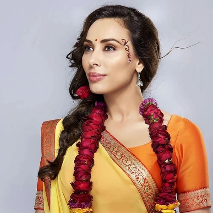 1 iulia vantur india jpg jpeg