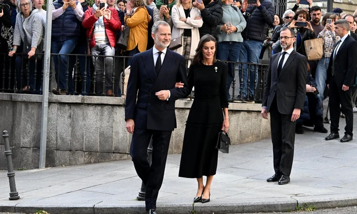 Regele Felipe și Regina Letizia la înmormântare profimedia 0863483334 jpg