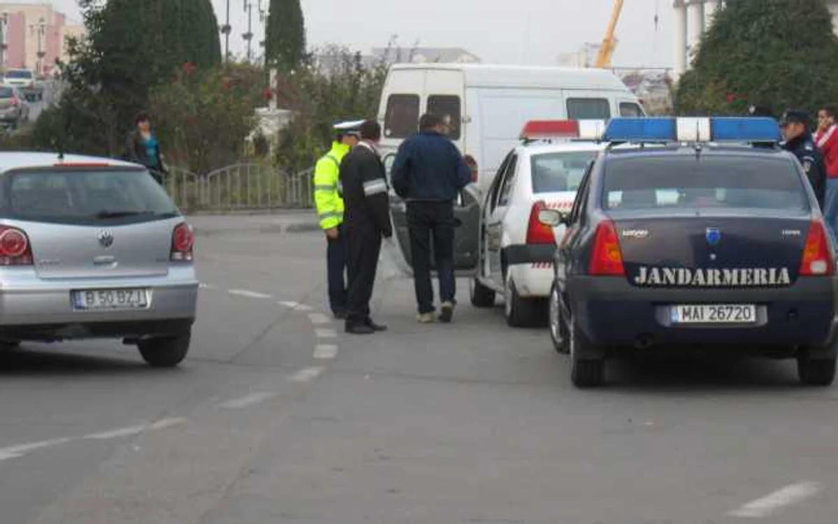 Politisti si jandarmi din cinci judete au scotocit toata Valcea