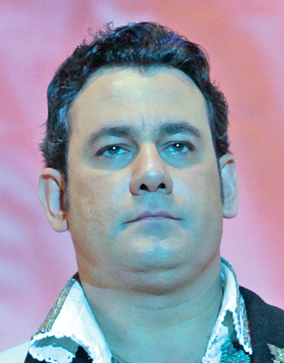 Ionuţ Dolănescu  (42 de ani)