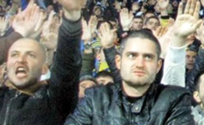 Enache, cu câteva  momente înainte să pătrundă pe gazon        