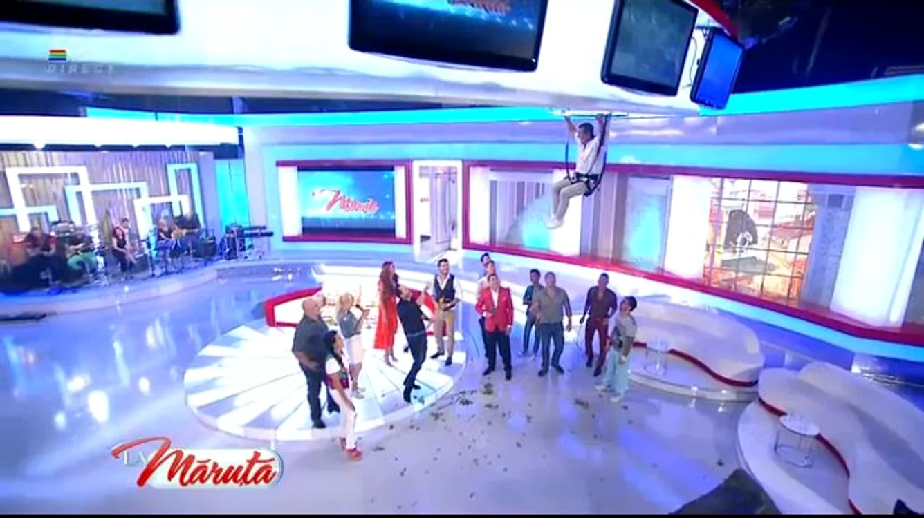 Ca pedeapsa, Nea Marin a stat suspendat mai bine de 30 de minute (captura: PRO TV)