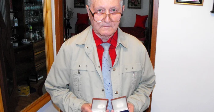 Columbofilul are acasă zeci de medalii de aur foto: A. Boştină