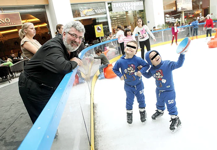 Silviu Prigoană, fericit, alături de băieţii lui