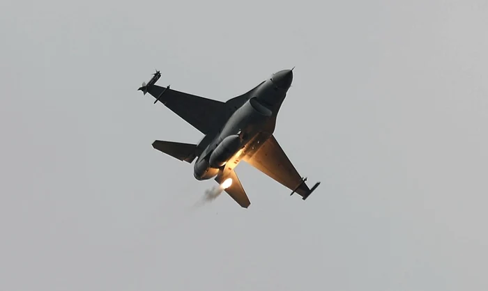 Avion F-16 FOTO EPA-EFE