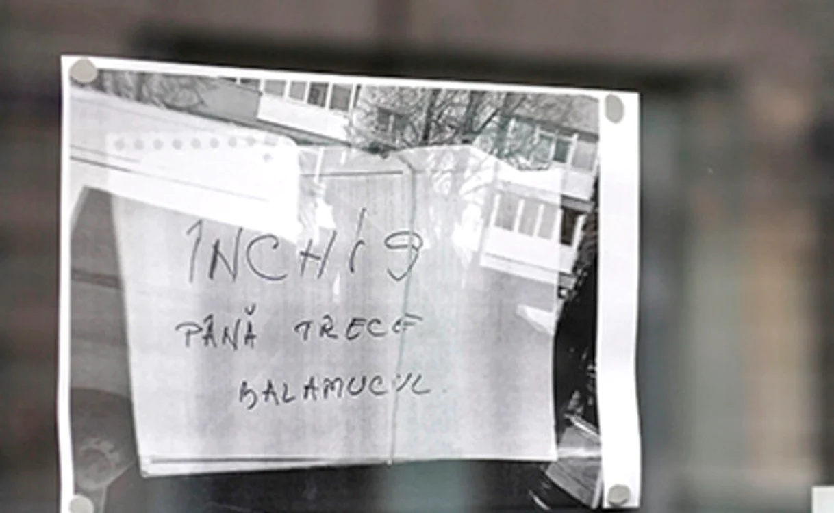 
    Doar terasele mai rămân deschise în Centrul Vechi  