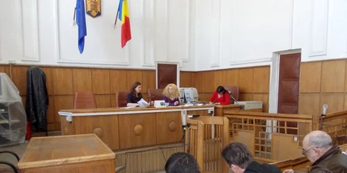 Opoziţia a contestat desemnarea preşedinţilor