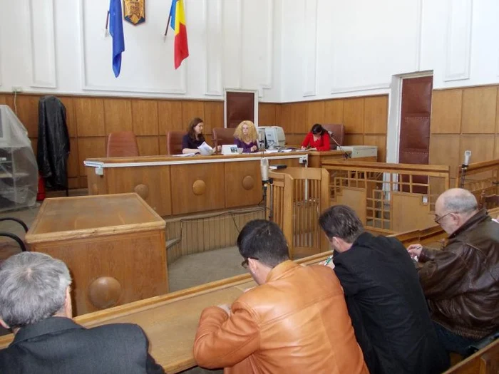 Opoziţia a contestat desemnarea preşedinţilor 