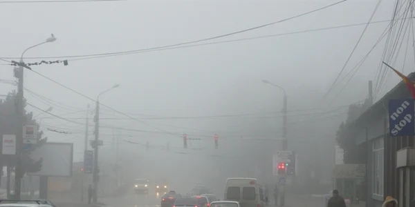 Ceaţa a pus stăpânire peste municipiu