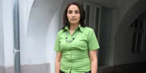 Bistriţa: Portret/ Marcela Lăcătuş promovează drepturile romilor