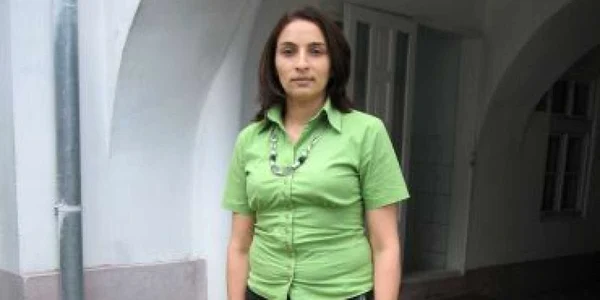 Bistriţa: Portret/ Marcela Lăcătuş promovează drepturile romilor